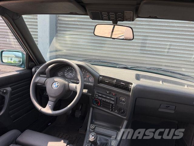 BMW 325i Cabrio E30 TÜV neu H-Kennz Classic Data 2+! Osobní vozy