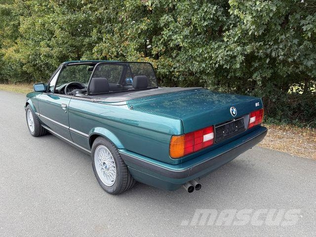BMW 325i Cabrio E30 TÜV neu H-Kennz Classic Data 2+! Osobní vozy