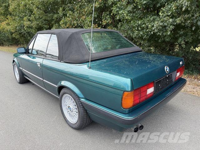 BMW 325i Cabrio E30 TÜV neu H-Kennz Classic Data 2+! Osobní vozy