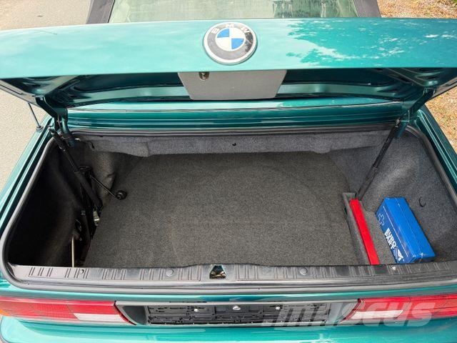 BMW 325i Cabrio E30 TÜV neu H-Kennz Classic Data 2+! Osobní vozy