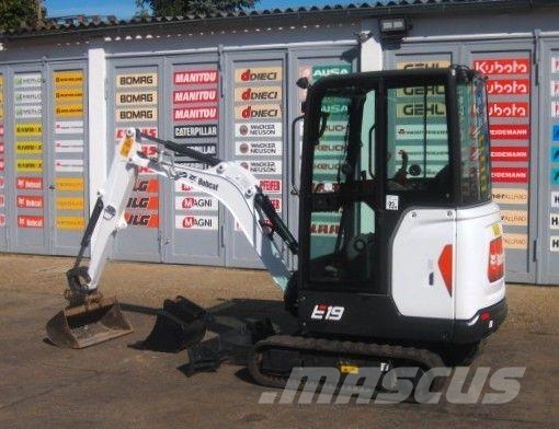 Bobcat E 19 * 2x Löffel * Verstellausleger vgl 16 17 20 Minigravemaskiner