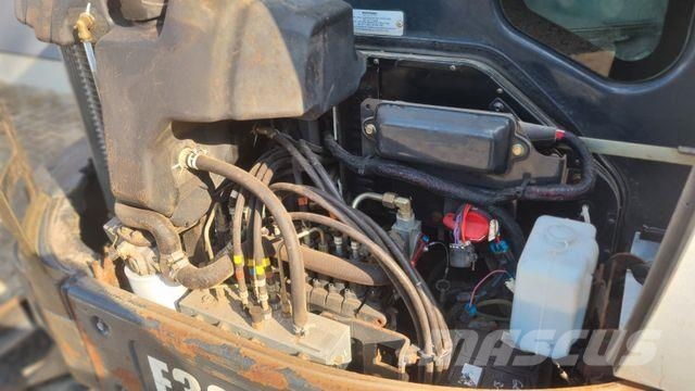 Bobcat E32 - Service neu - 2 x Ketten neu Εκσκαφάκι (διαβολάκι) < 7t