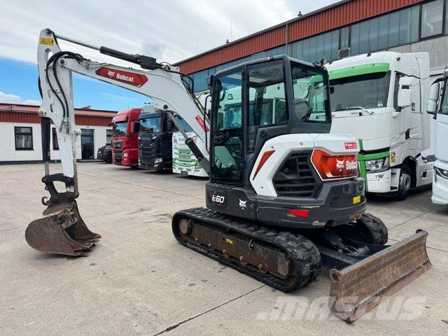 Bobcat E60 * KLIMA * 1.700 H * 2 X LÖFFEL * 1. HAND * Minibagger < 7t