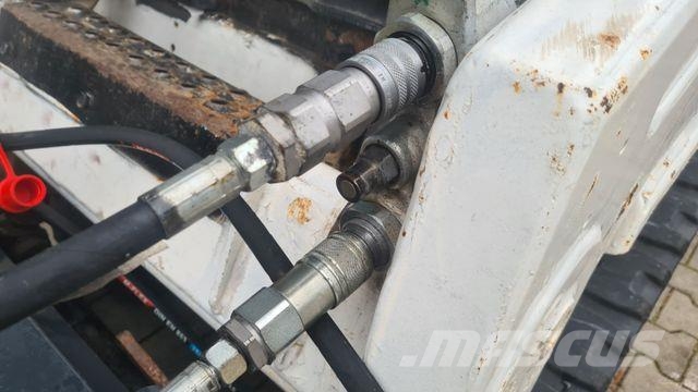 Bobcat T110 - Ketten 70 % - Zange - Joystick Crawler dozers