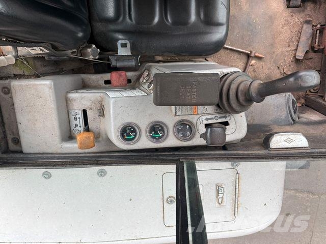 Bobcat X 325 Gummikette/Tiefenlöffel/Grabenlöffel 1999 Mini kotrók < 7t