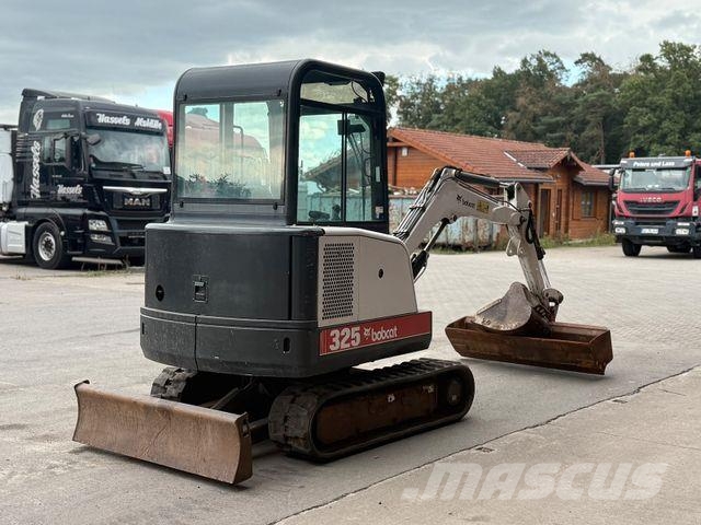 Bobcat X 325 Gummikette/Tiefenlöffel/Grabenlöffel 1999 Mini kotrók < 7t
