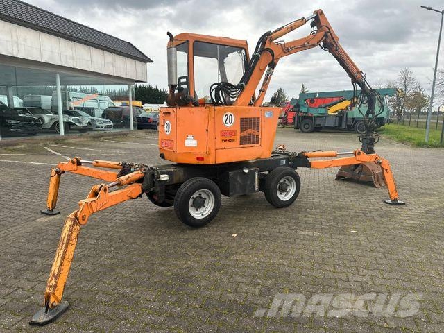 Boki Friedhofsbagger TOP Retrocargadoras