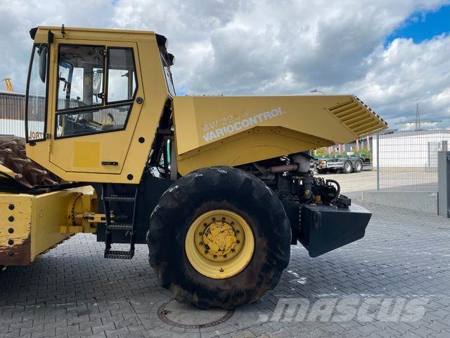 Bomag BW 225 D-3 / 2001 / nur 3.824h! / Variocontrol 单轮压路机