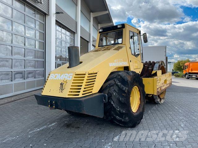 Bomag BW 225 D-3 / 2001 / nur 3.824h! / Variocontrol 单轮压路机