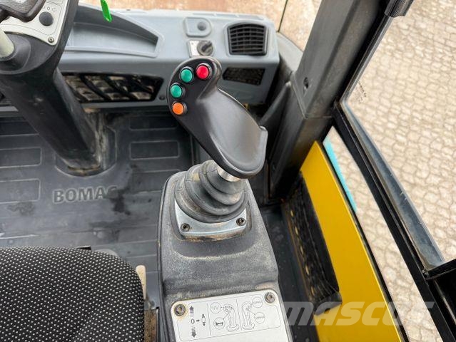 Bomag BW213 DH-5, Walzenzug, Vibration,Deutz,3.295Std. Yksivalssijyrät