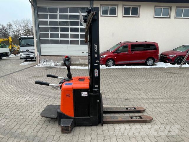 BT Fahrerstand Hochhubwagen Elektro SPE160 Triplex High lift order pickers
