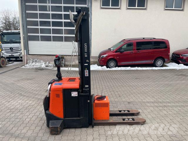 BT Fahrerstand Hochhubwagen Elektro SPE160 Triplex High lift order pickers