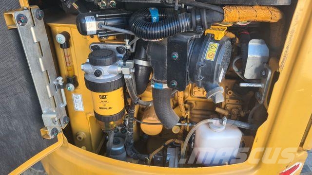CAT 301.8 - Löffel Miniescavadeiras < 7t (Mini escavadeiras)