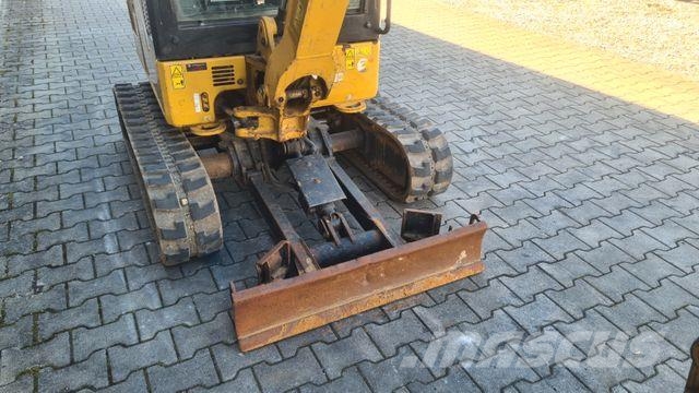 CAT 301.8 - Löffel Miniescavadeiras < 7t (Mini escavadeiras)