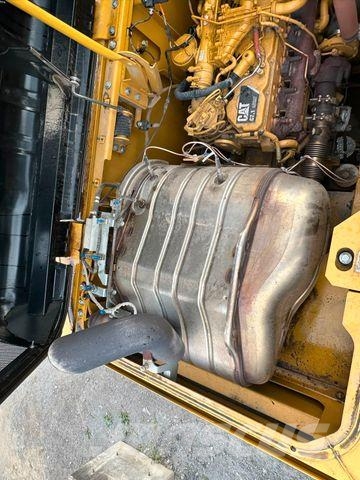 CAT 326 F Oilquick 70/55 Verstellausleger حفارات زحافة