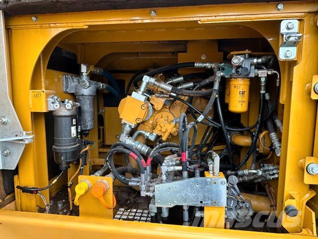 CAT 326 F Oilquick 70/55 Verstellausleger حفارات زحافة
