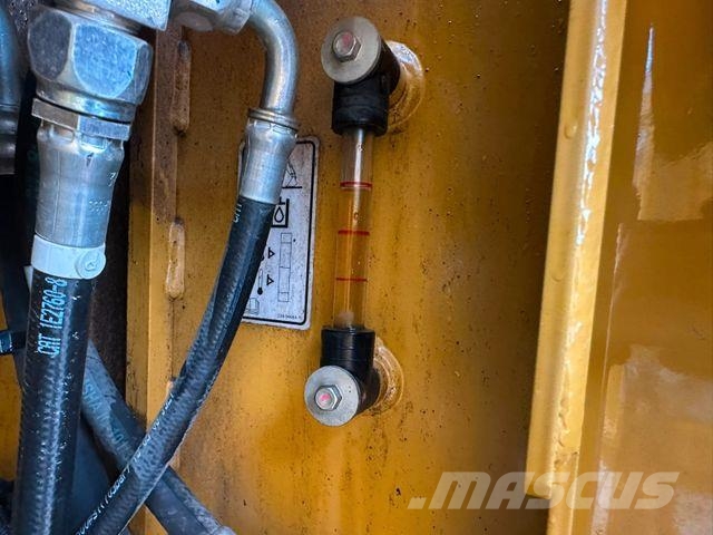 CAT 326 F Oilquick 70/55 Verstellausleger حفارات زحافة