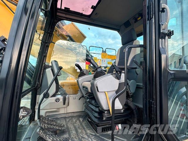 CAT 326 F Oilquick 70/55 Verstellausleger حفارات زحافة