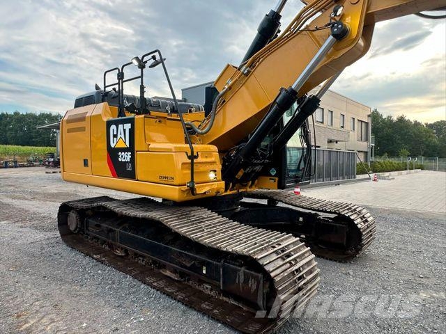 CAT 326 F Oilquick 70/55 Verstellausleger حفارات زحافة