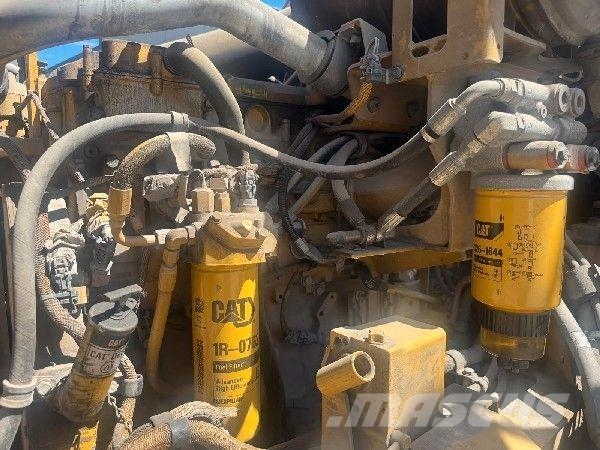 CAT 730 Зчленовані самоскиди