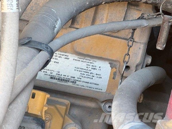 CAT 730 Зчленовані самоскиди
