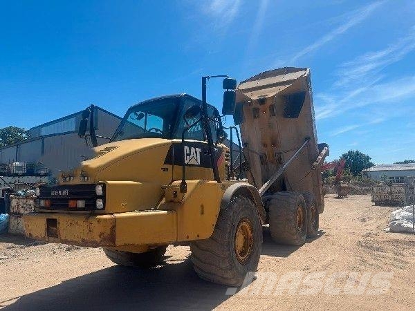 CAT 730 Зчленовані самоскиди