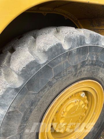 CAT 735 Articulated Haulers