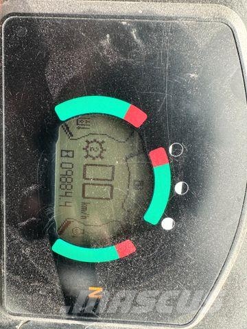 CAT 906H Ratiniai ekskavatoriai