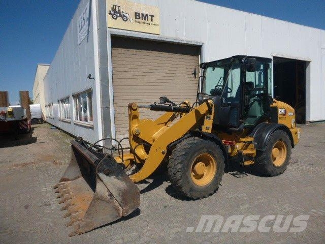 CAT 908 M Kolesni nakladalci