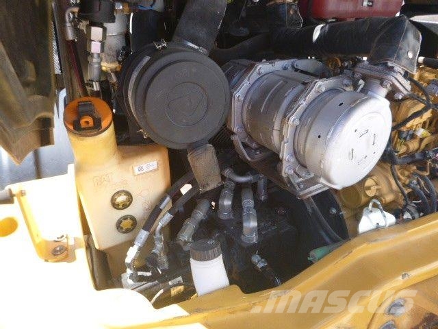 CAT 908 M Kolesni nakladalci