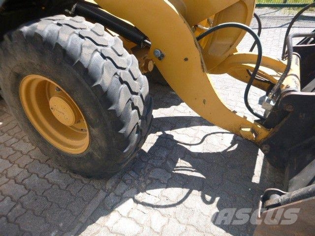 CAT 908 M Kolesni nakladalci
