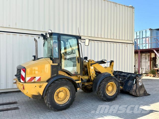 CAT 908M / 2015 BJ / 7.656 H / Schaufel + Gabel Pyöräkuormaajat