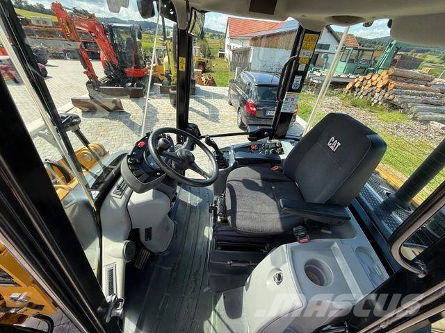 CAT 908M mit Schaufel und Gabel Cargadoras sobre ruedas