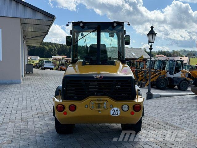 CAT 908M mit Schaufel und Gabel Cargadoras sobre ruedas