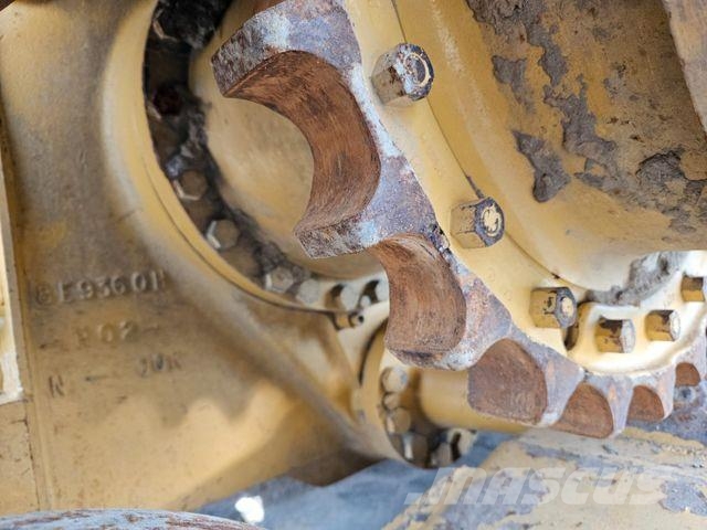 CAT D 5 M LGP *2000*1.274 h*CE*Ripper ventil* Telaketjupuskutraktorit