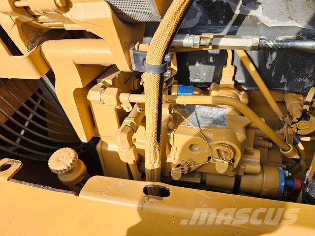 CAT D 5 M LGP *2000*1.274 h*CE*Ripper ventil* Telaketjupuskutraktorit