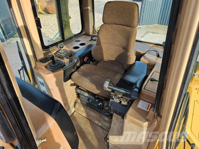CAT D 5 M LGP *2000*1.274 h*CE*Ripper ventil* Telaketjupuskutraktorit