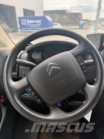 Citroën Jumper 35 L2H2 Motorschaden BlueHD شاحنة مقفلة