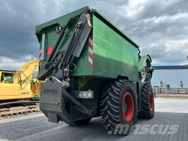 CLAAS Xerion 4000 Hacker NHS 450 Ciągniki rolnicze