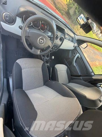 Dacia Duster 1.6 - 4x2 - 58 TKm - Lauréate Madelkaubikud