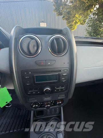 Dacia Duster 1.6 - 4x2 - 58 TKm - Lauréate Madelkaubikud