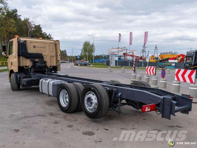 DAF CF370 6x2 chassis built-in frame Chassis