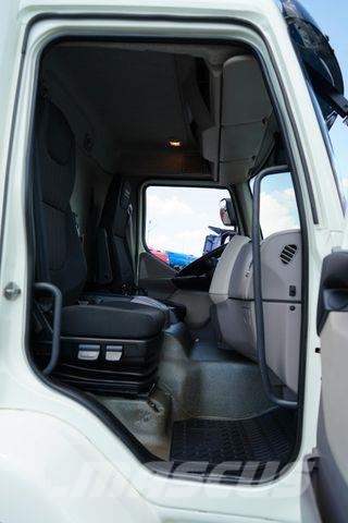 DAF LF / 260 / E 6 / ACC / BURTOFIRANKA + WINDA / ŁA Camiones de caja de lona