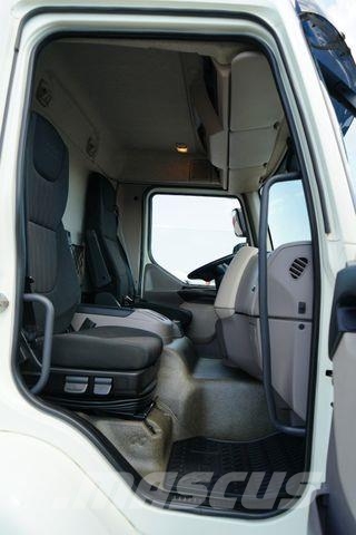 DAF LF / 260 / E 6 / ACC / BURTOFIRANKA + WINDA / ŁA Тентованные грузовики