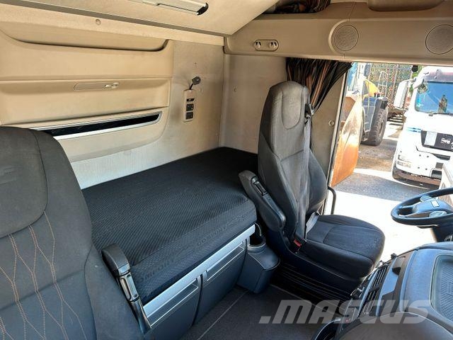 DAF XF 450 SUPERSPACE ACC/LKA STANDKLIMA RETARDER Prime Movers