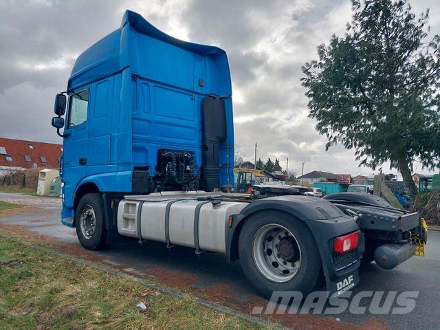 DAF XF 460 FT 曳引機組件