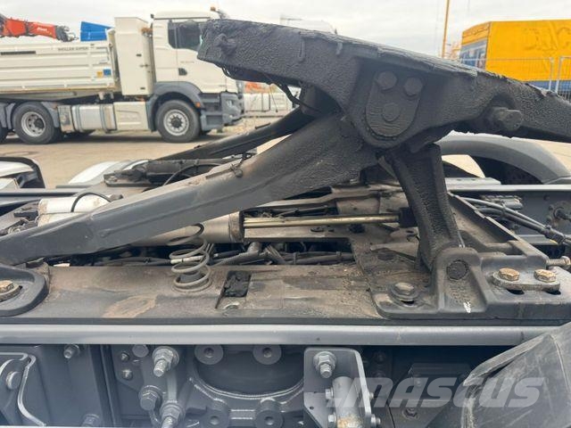 DAF XF 480 * RETARDER * VER.SATTEL * SUPER SPACE CAP Tractor Units