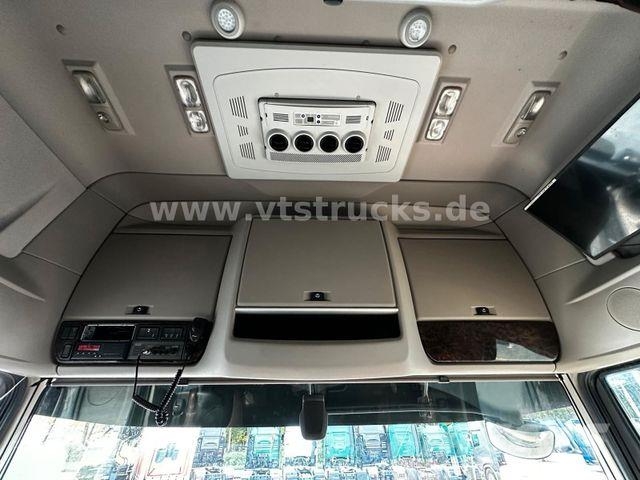 DAF XF 530 4x2 Finkl 2.Stock Viehaufbau 动物运输货车