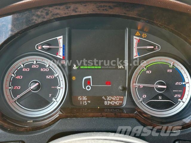 DAF XF 530 4x2 Finkl 2.Stock Viehaufbau 动物运输货车