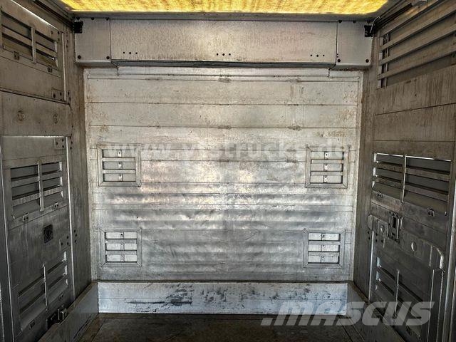 DAF XF 530 4x2 Finkl 2.Stock Viehaufbau 动物运输货车